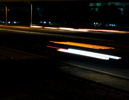 城市晚上的车流实拍片段